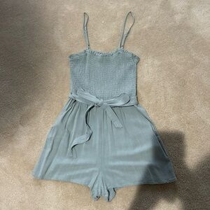Size M sage romper with POCKETS and waist tie!